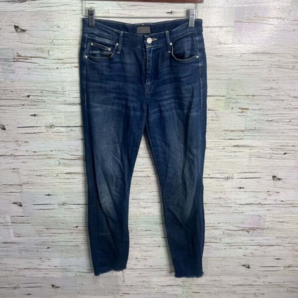 Mother High Waisted Looker Ankle Fray in Tongue in Chic Wash Size 25